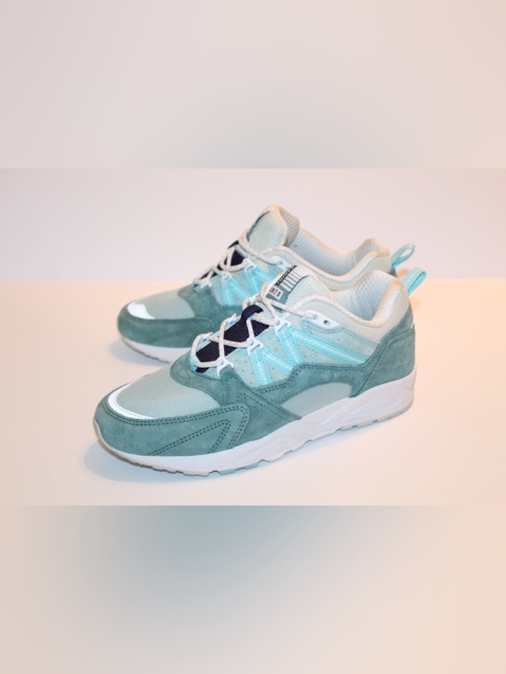 Karhu Fusion 2.0 Athletic Shoes Size Mens 7.5/ Womens 9